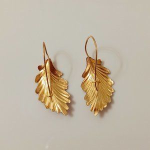 14K Yellow Gold Wire Leaf Earrings